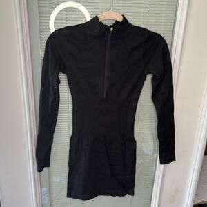 Fitted Black Long-Sleeve Ribbed Zip-Up Dress